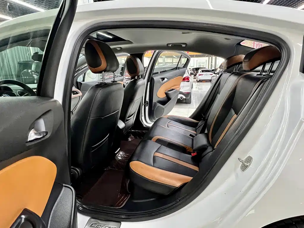 Chevrolet Cruze — миниатюра 13