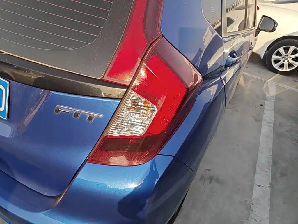 Honda Fit — миниатюра 8