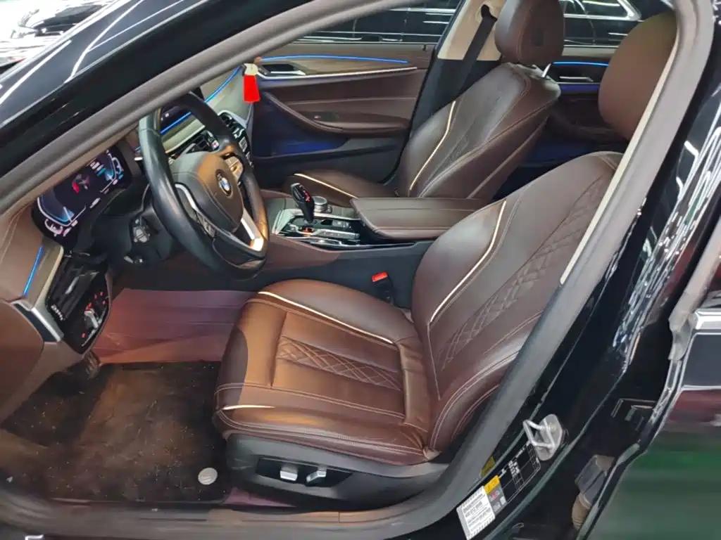 BMW 5 Series New Energy — миниатюра 15
