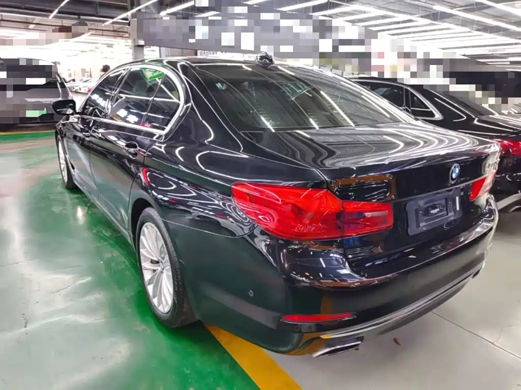 BMW 5 Series New Energy — миниатюра 5