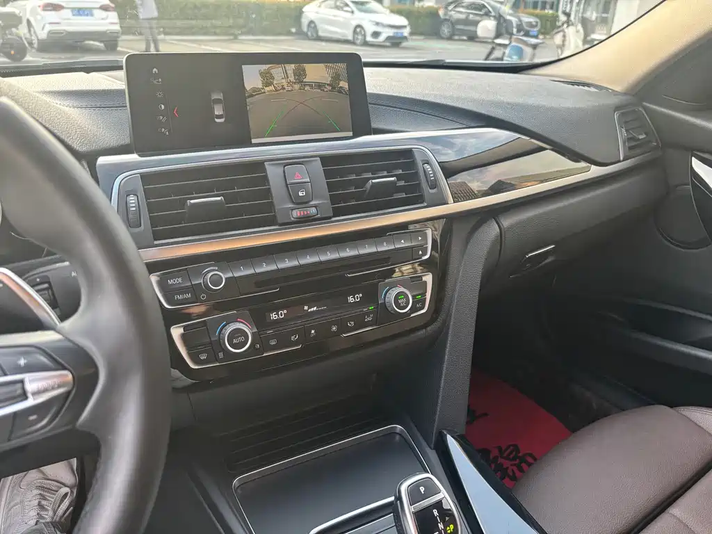 BMW 3 Series — миниатюра 7