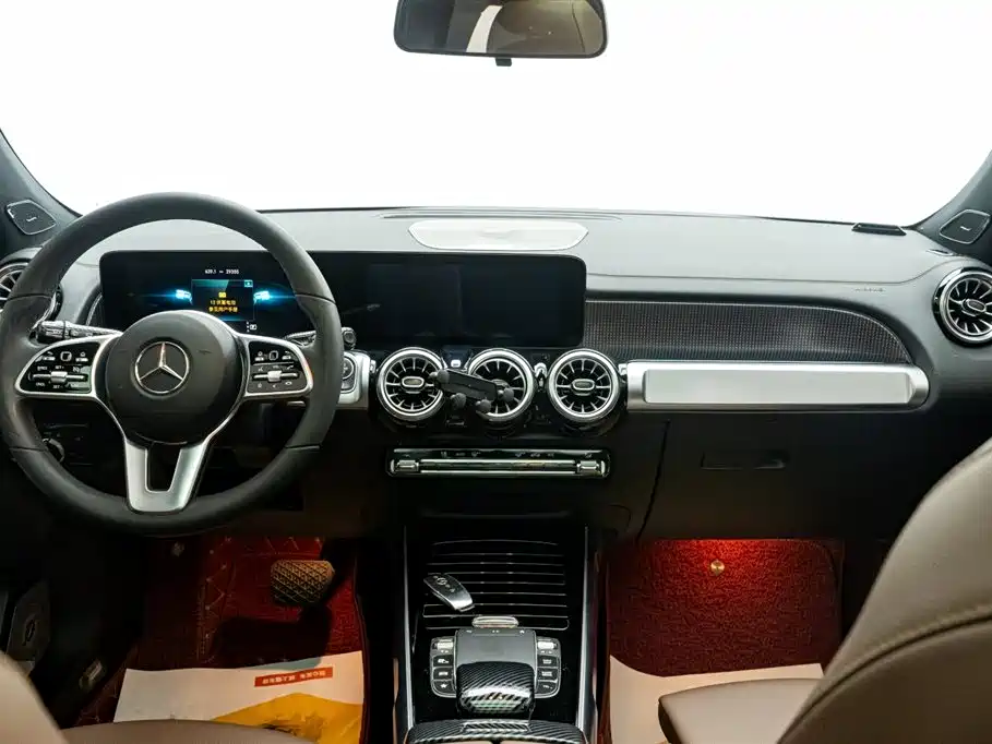 MERCEDES-BENZ GLB