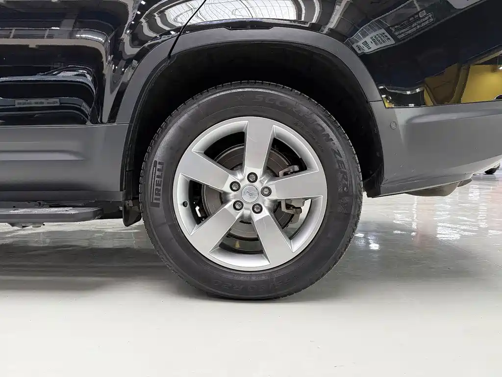 Land Rover Defender — миниатюра 10