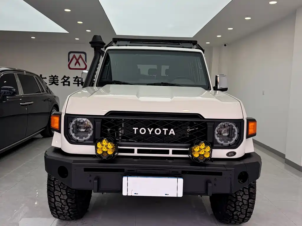 Toyota Land Cruiser LC76 2025 2.8T