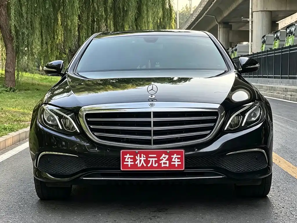 Mercedes-Benz E-Class — миниатюра 2