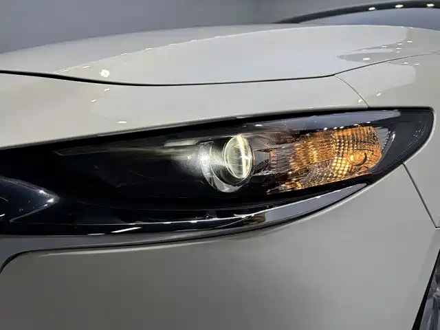 Mazda 3 Axela — миниатюра 16