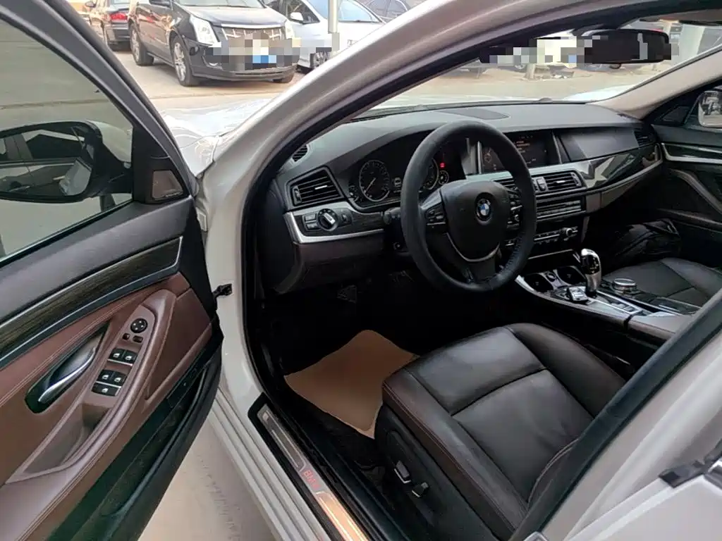 BMW 5 Series — миниатюра 16