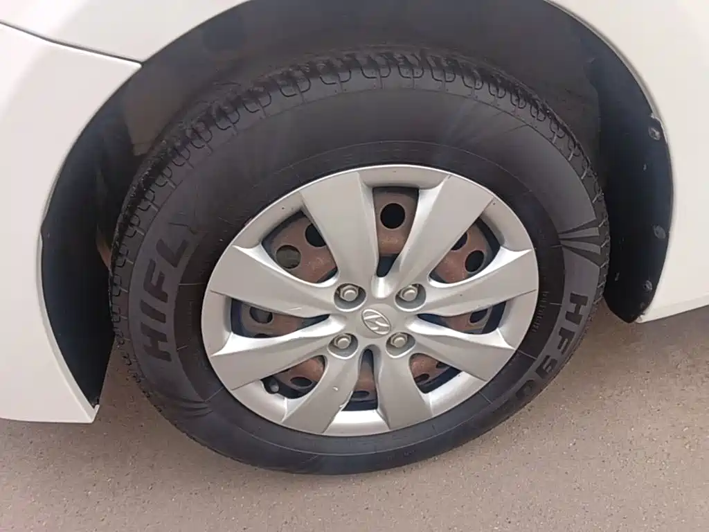 Hyundai Verna — миниатюра 23