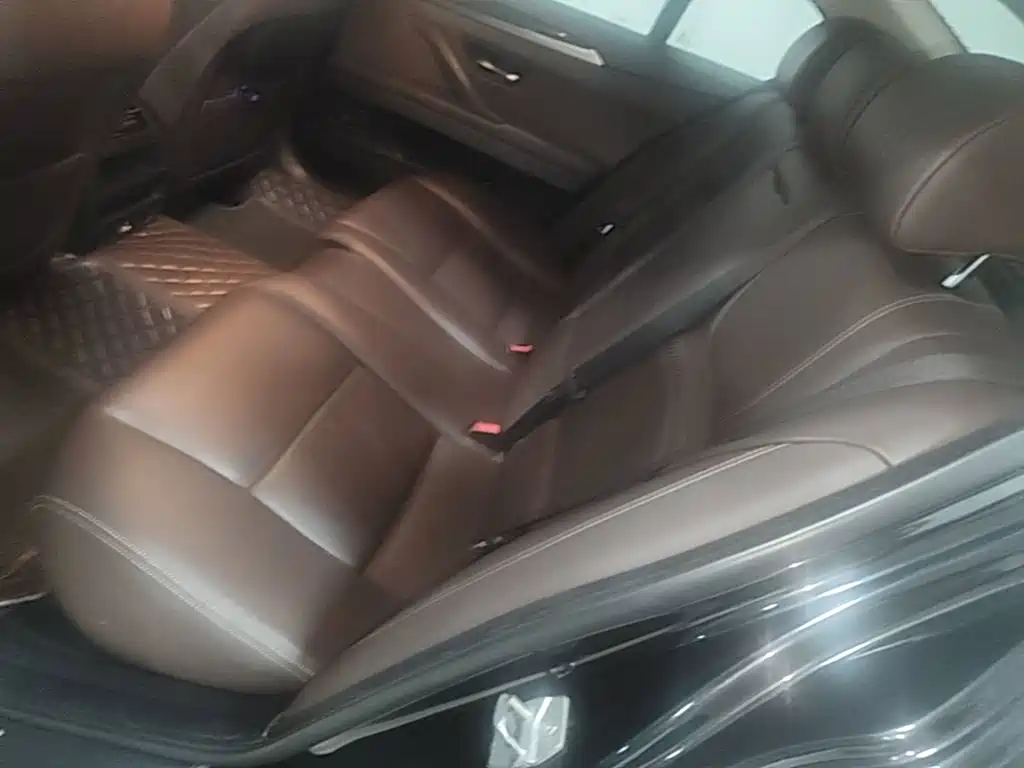 BMW 5 Series — миниатюра 17
