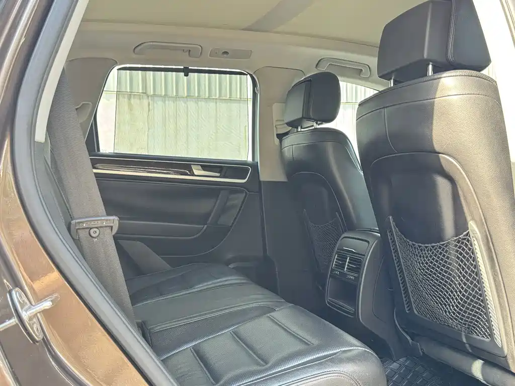 Volkswagen Touareg — миниатюра 10