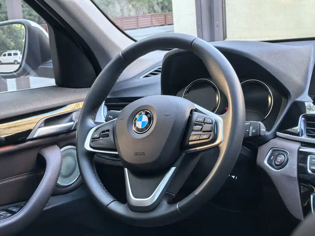 BMW X1 — миниатюра 5