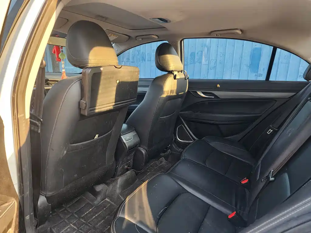 Geely Emgrand — миниатюра 6