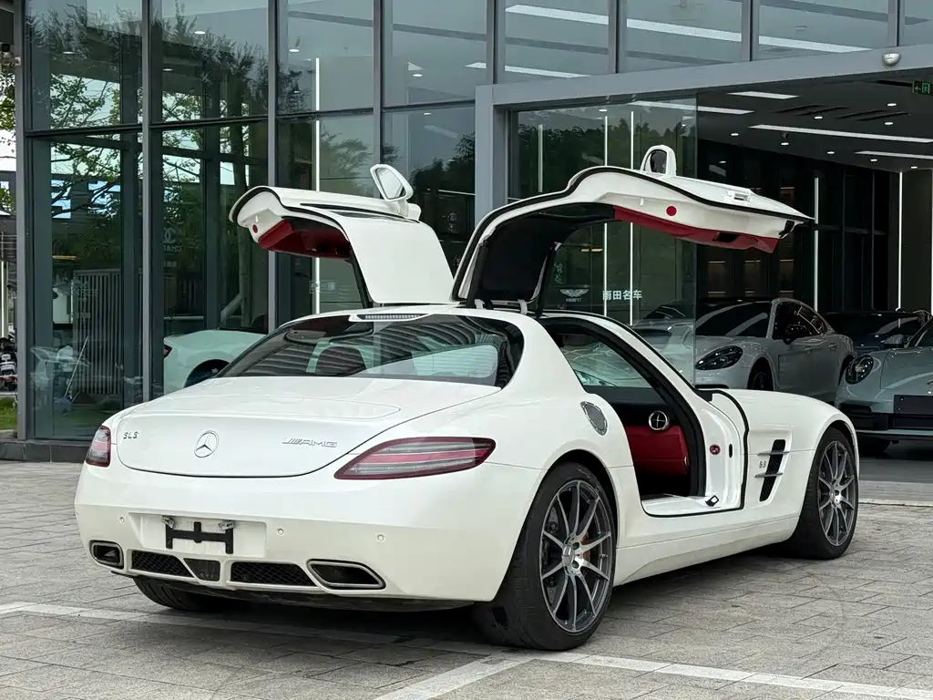 Mercedes-Benz SLS AMG — миниатюра 13