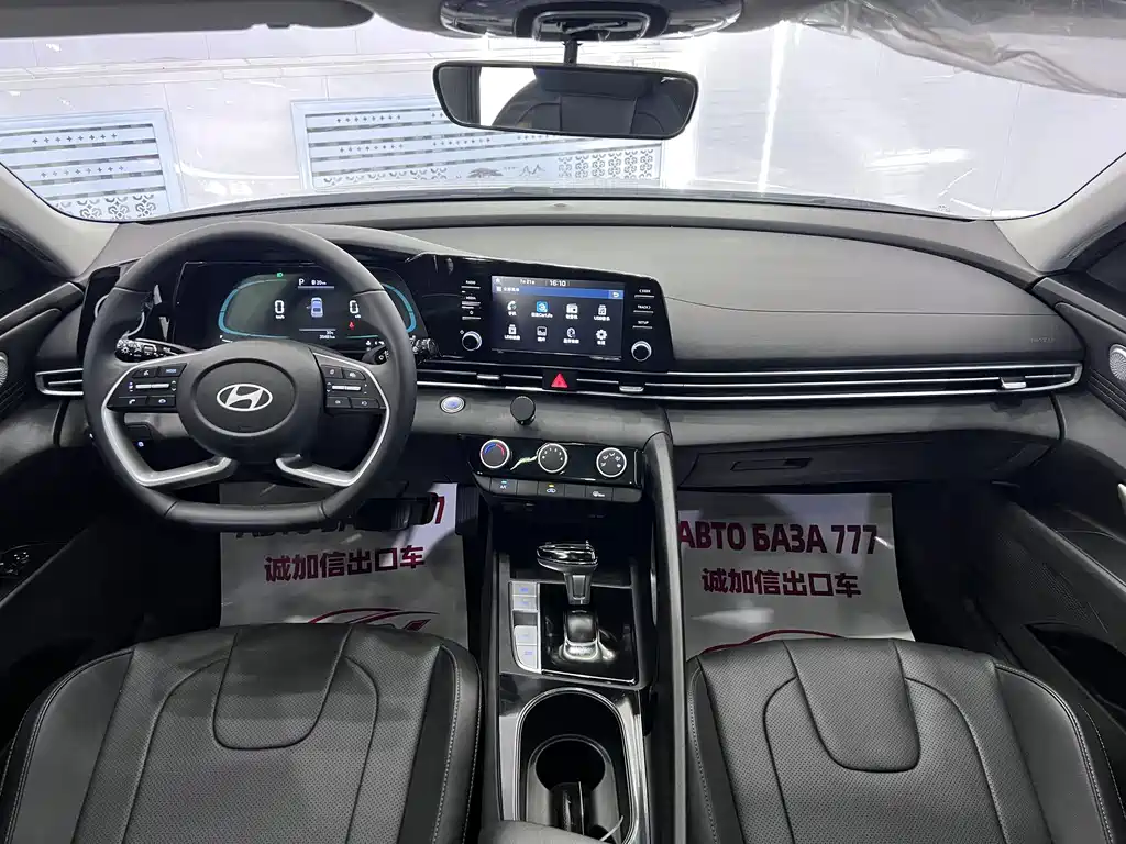 Hyundai Elantra — миниатюра 8