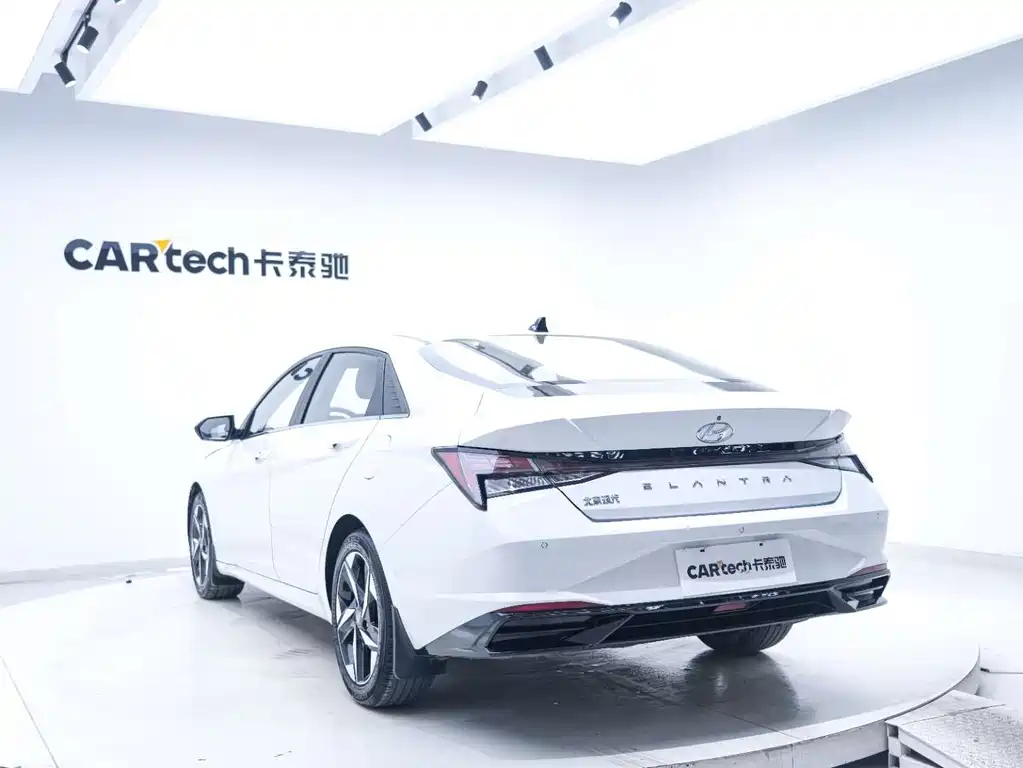 Hyundai Elantra — миниатюра 18