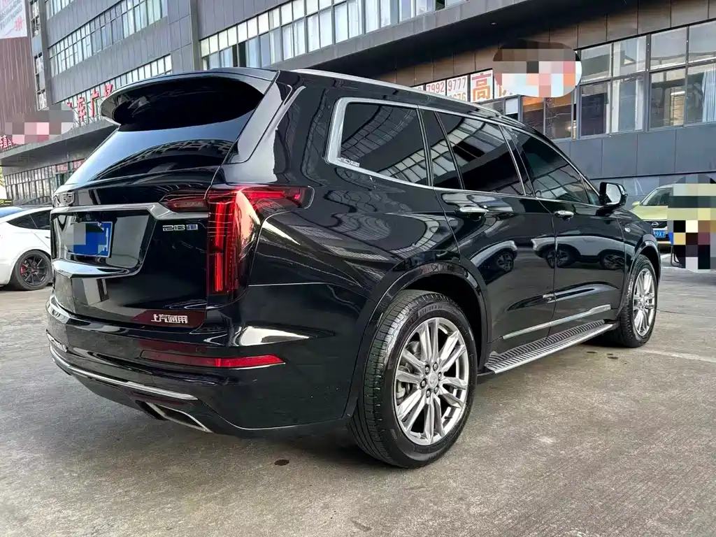 CADILLAC XT6