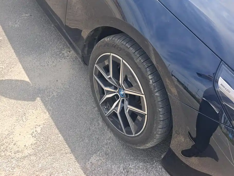 BMW i5 — миниатюра 6
