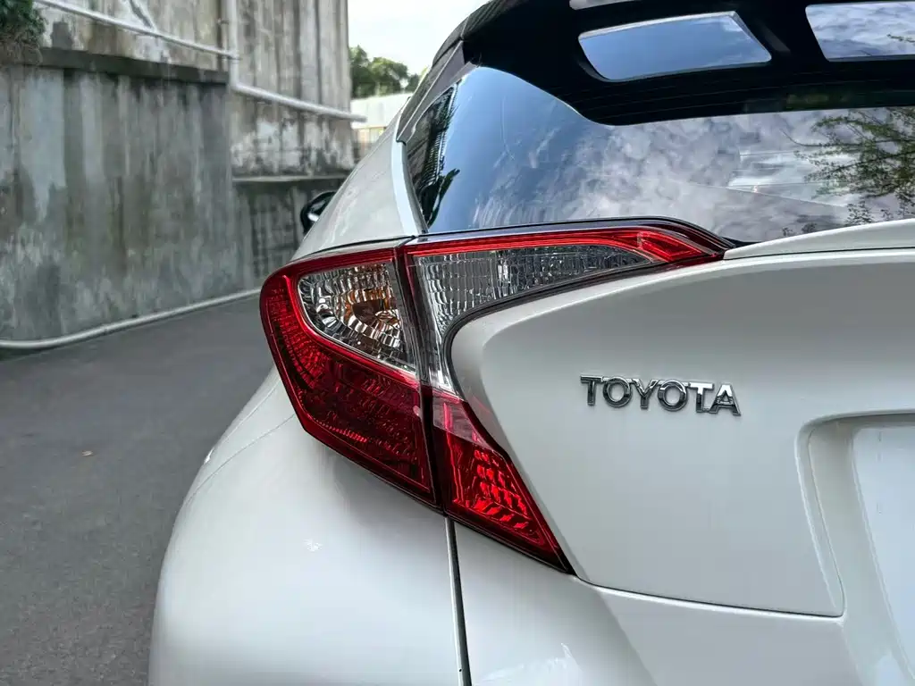 Toyota C-HR — миниатюра 21