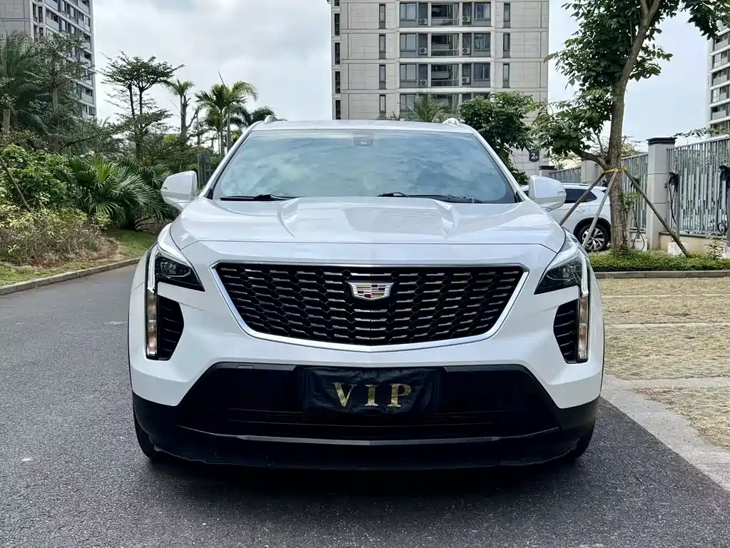 CADILLAC XT4