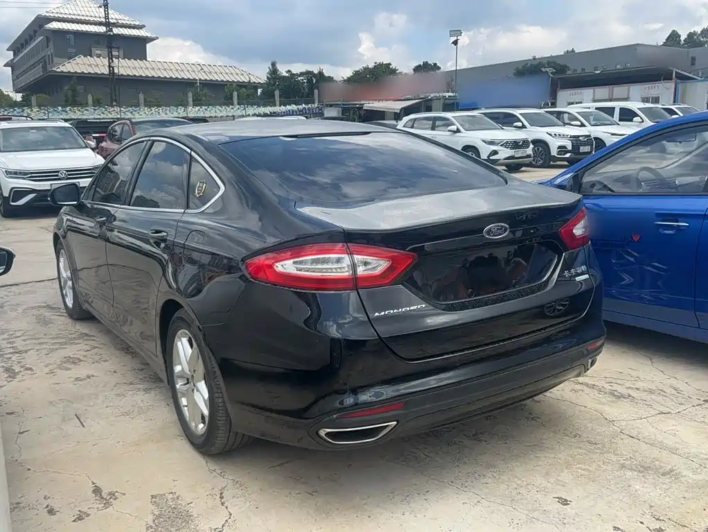 Ford Mondeo — миниатюра 9