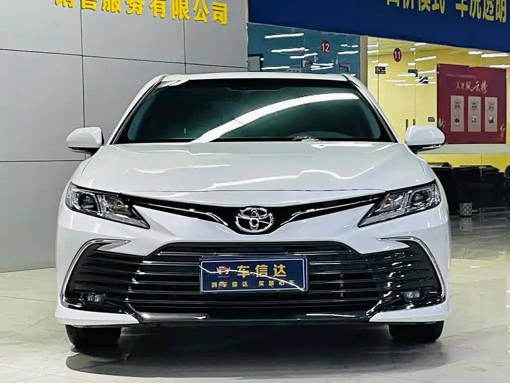 TOYOTA CAMRY