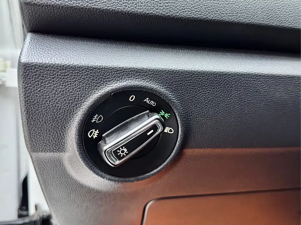 VOLKSWAGEN T ROC EXPLORING SONGS