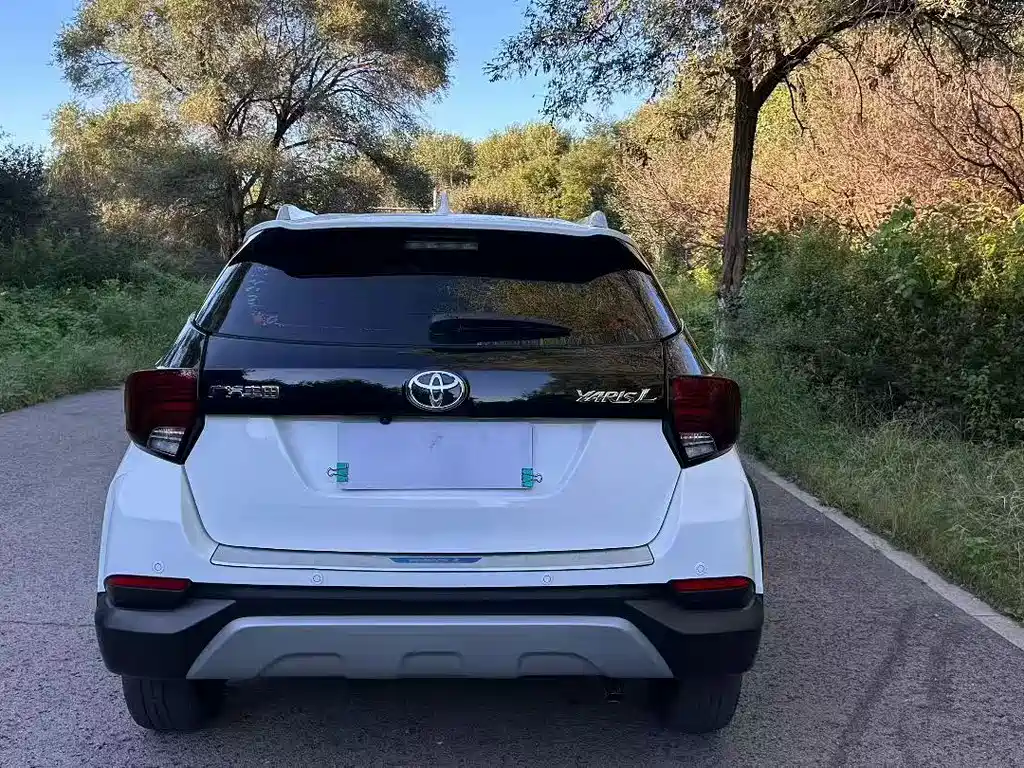 Toyota Yaris L — миниатюра 8