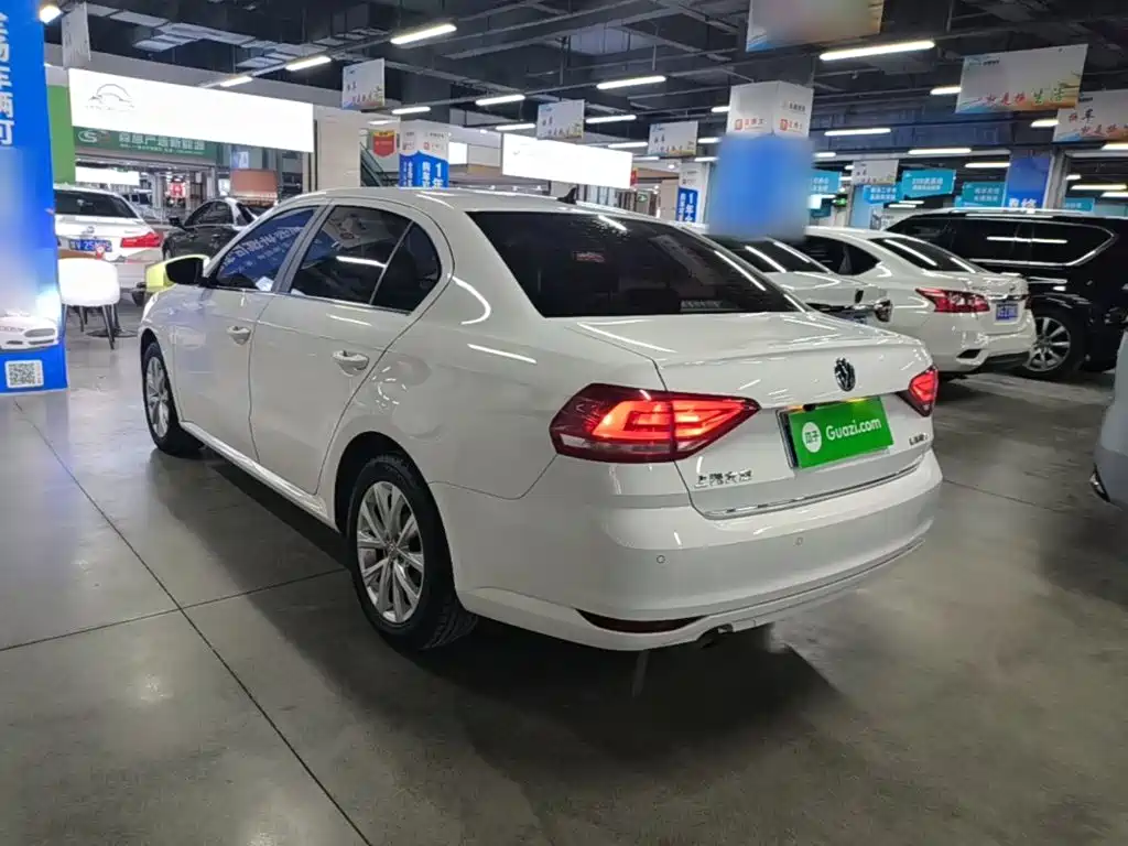 Volkswagen Lavida — миниатюра 5