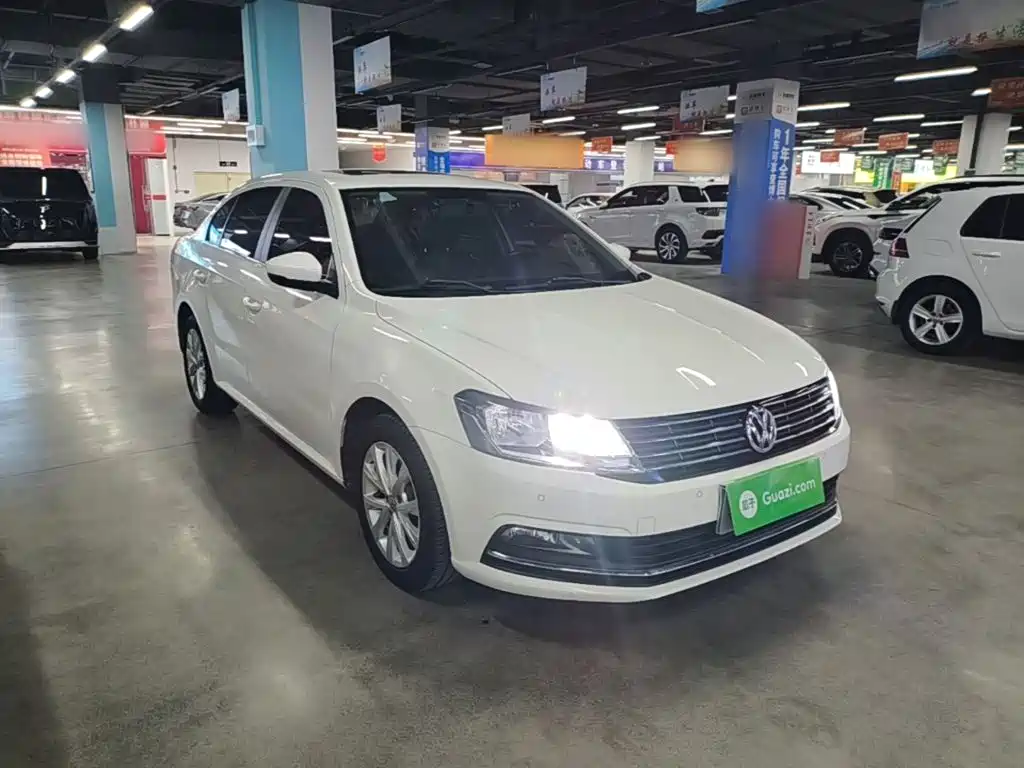 Volkswagen Lavida — миниатюра 4