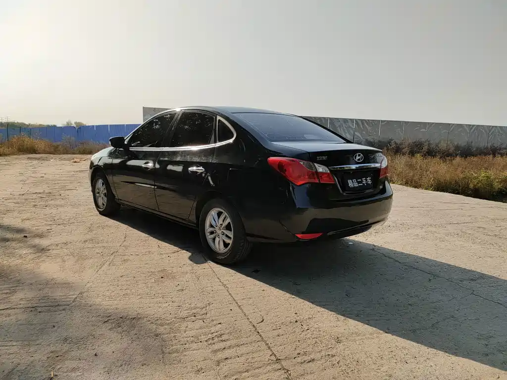 Hyundai Elantra — миниатюра 3