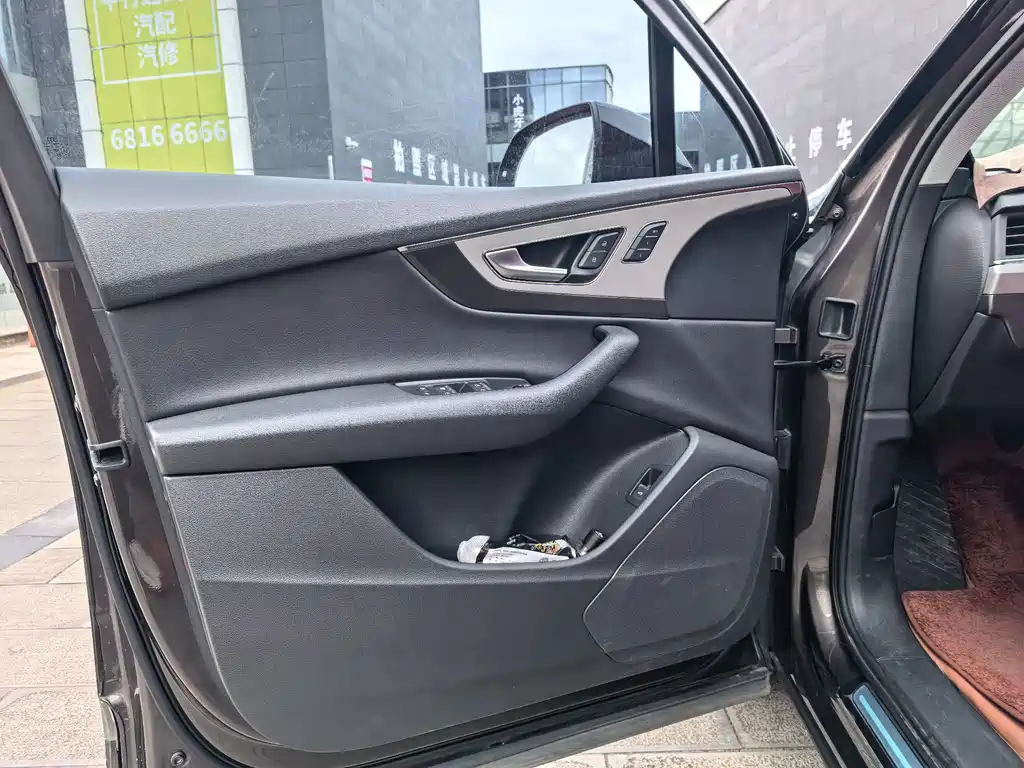 Audi Q7 — миниатюра 30