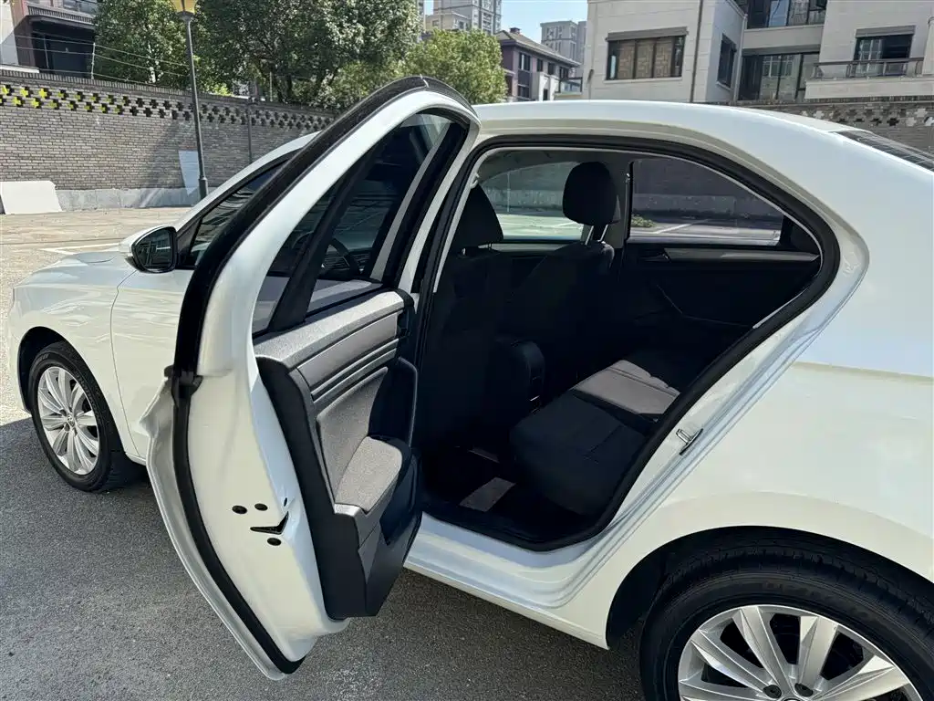Volkswagen Bora — миниатюра 18