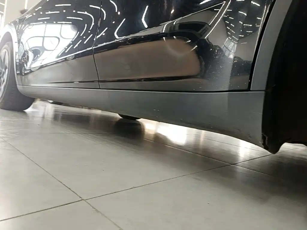 Tesla Model Y — миниатюра 22