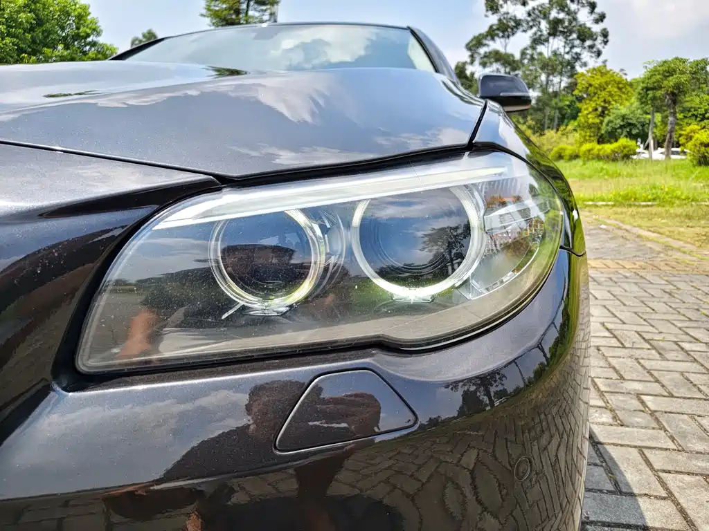 BMW 5 Series — миниатюра 7