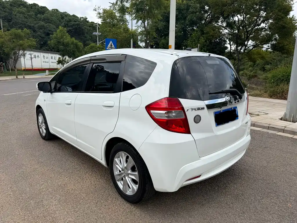 Honda Fit — миниатюра 7