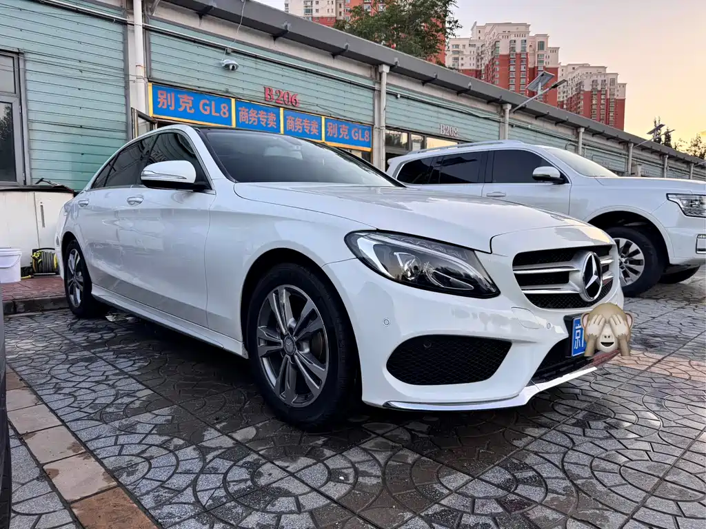 Mercedes-Benz C-Class — миниатюра 3