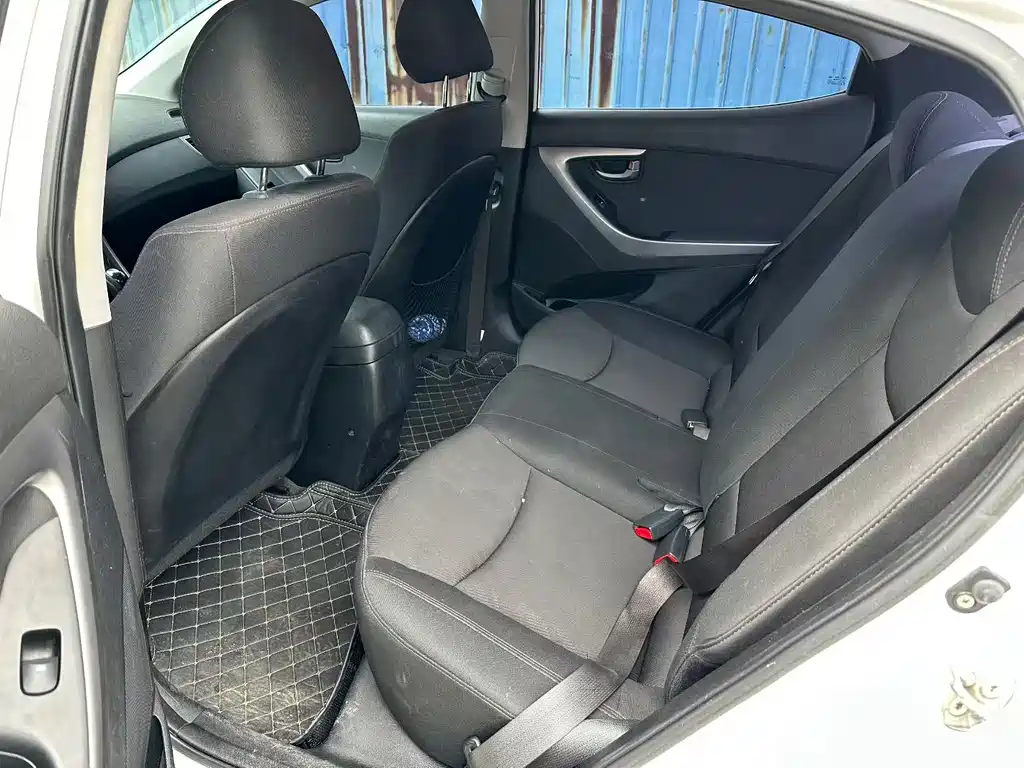 Hyundai Elantra Langdong — миниатюра 8
