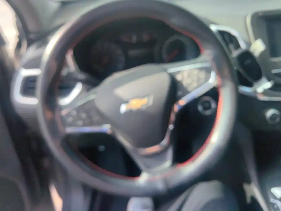 Chevrolet Equinox — миниатюра 15
