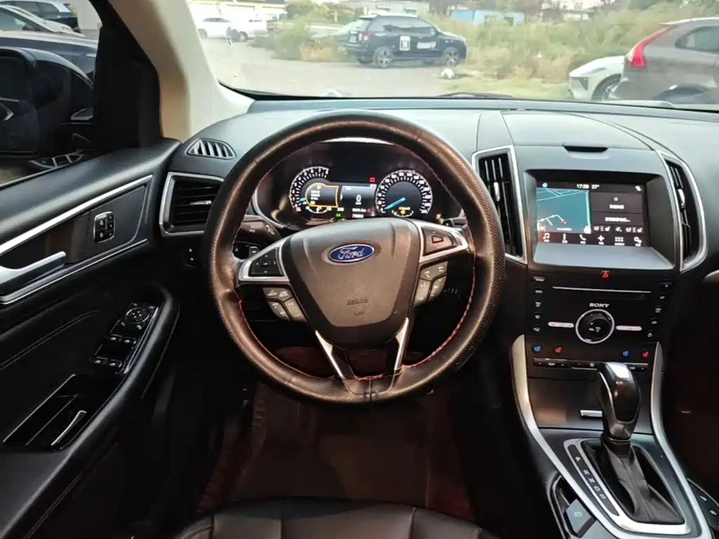 Ford Edge — миниатюра 11