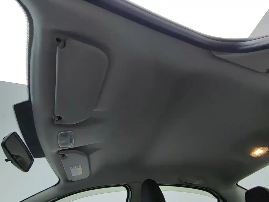 Citroen Elysee — миниатюра 14