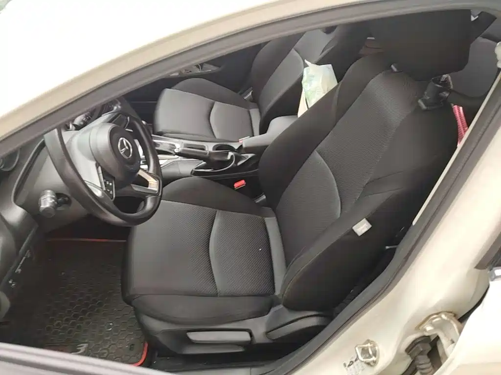 Mazda 3 Axela — миниатюра 15