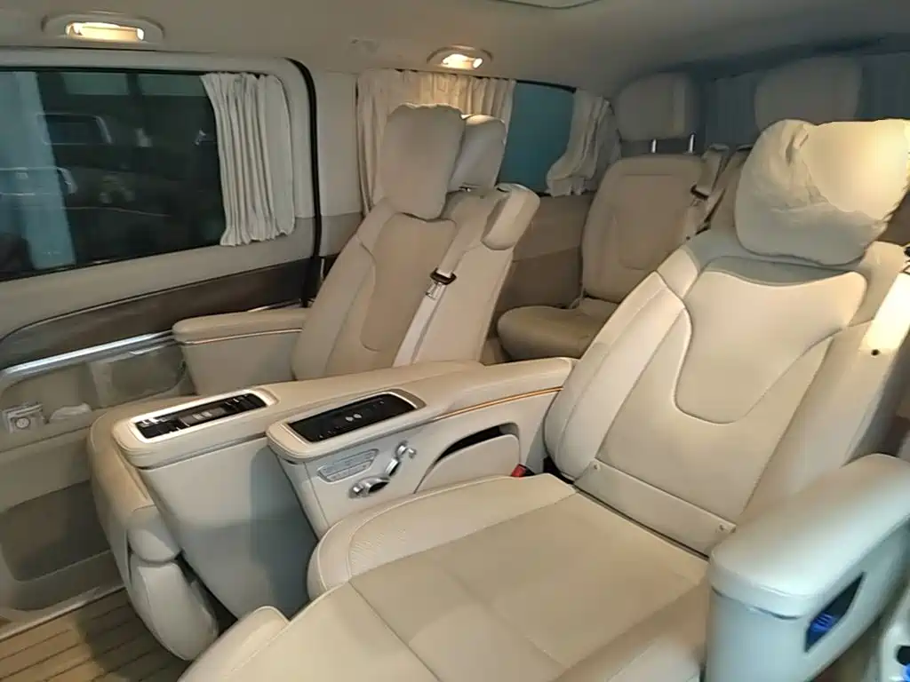 Mercedes-Benz V-Class — миниатюра 24