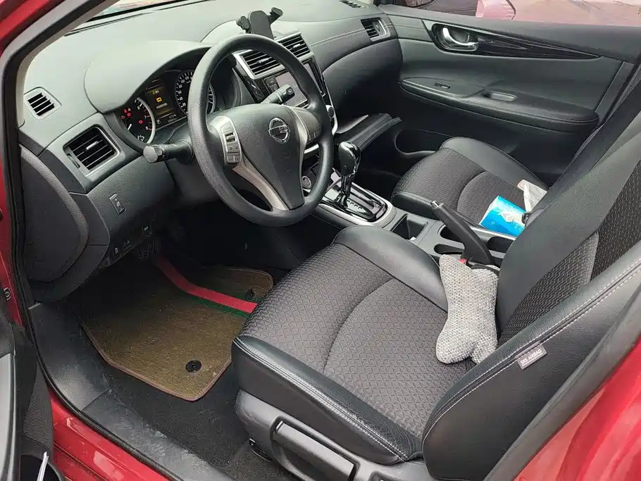 Nissan Tiida — миниатюра 9