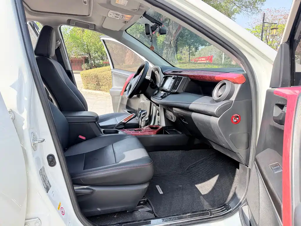 TOYOTA RAV4 RONGFANG