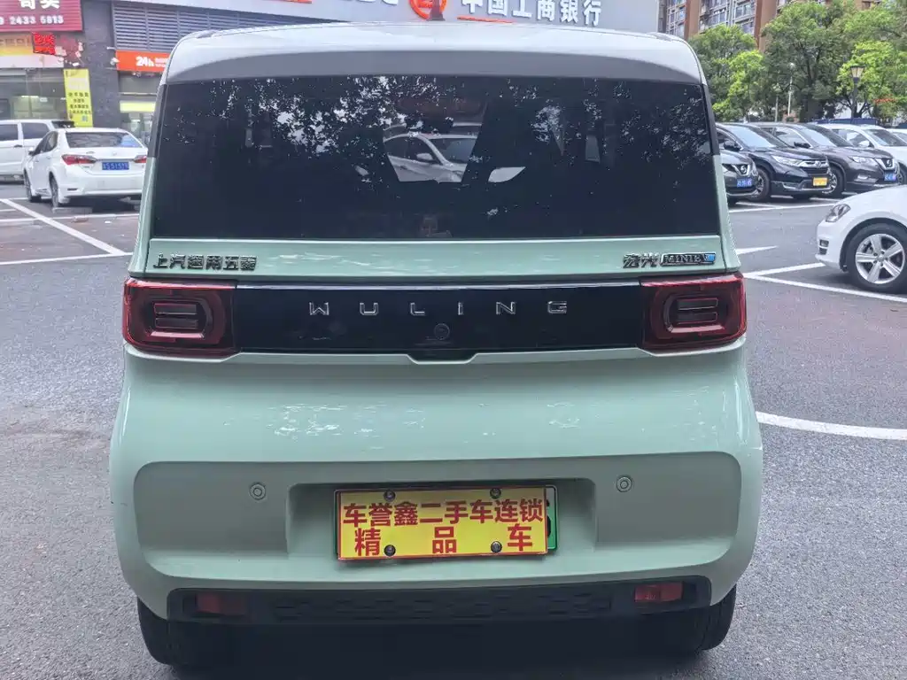 Wuling MINIEV — миниатюра 4