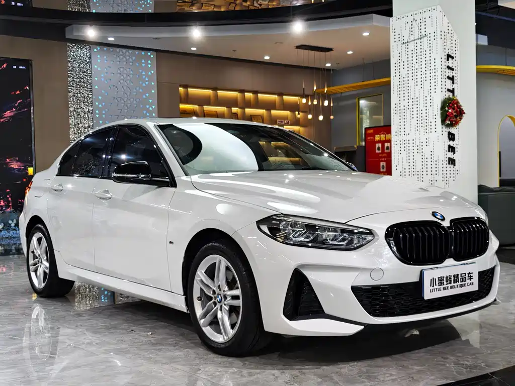 BMW 1 SERIES