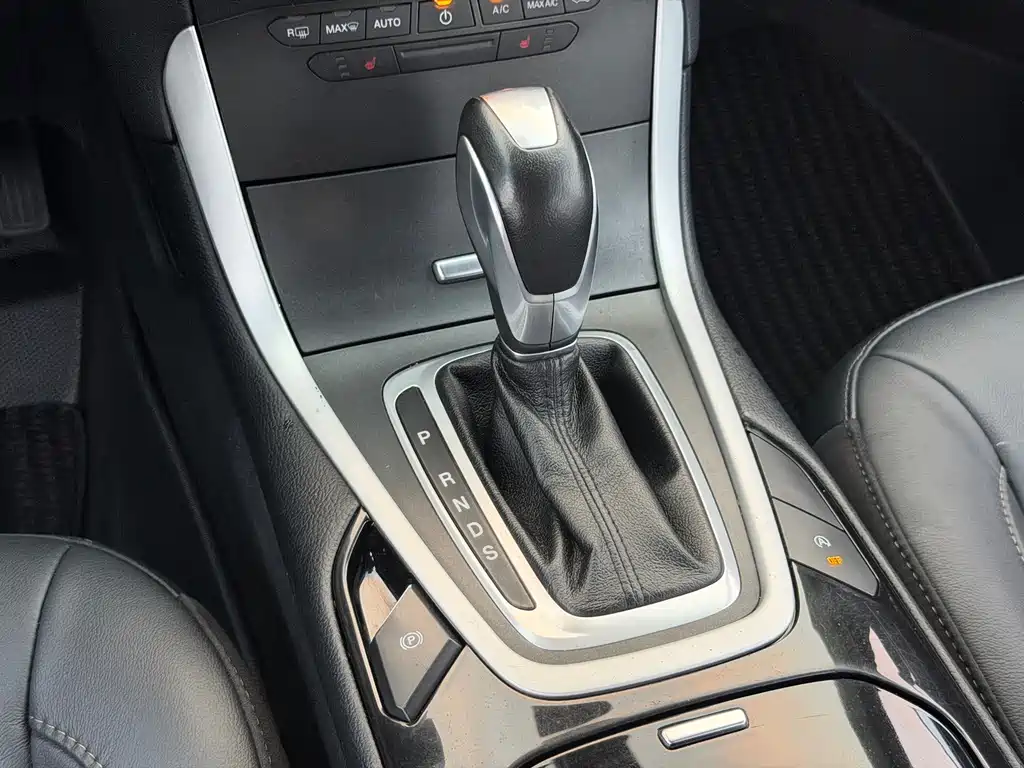 Ford Edge — миниатюра 13