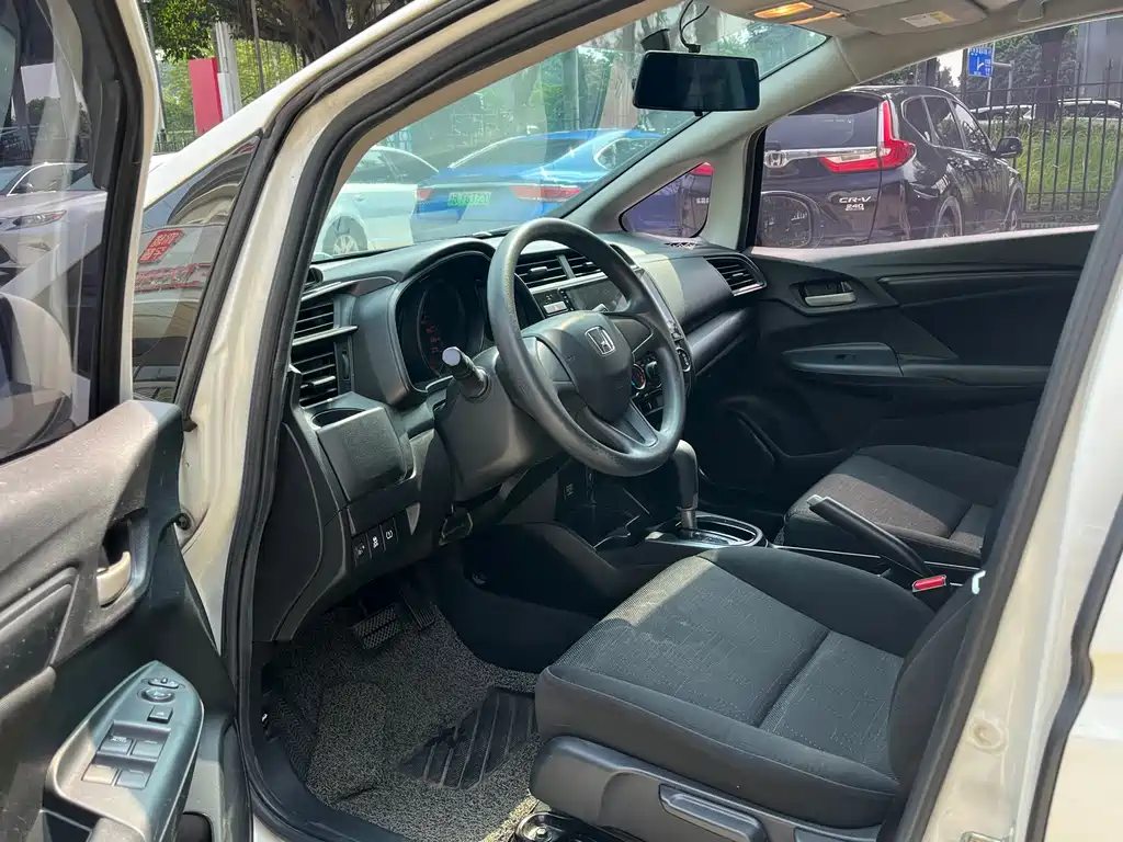 Honda Fit — миниатюра 8