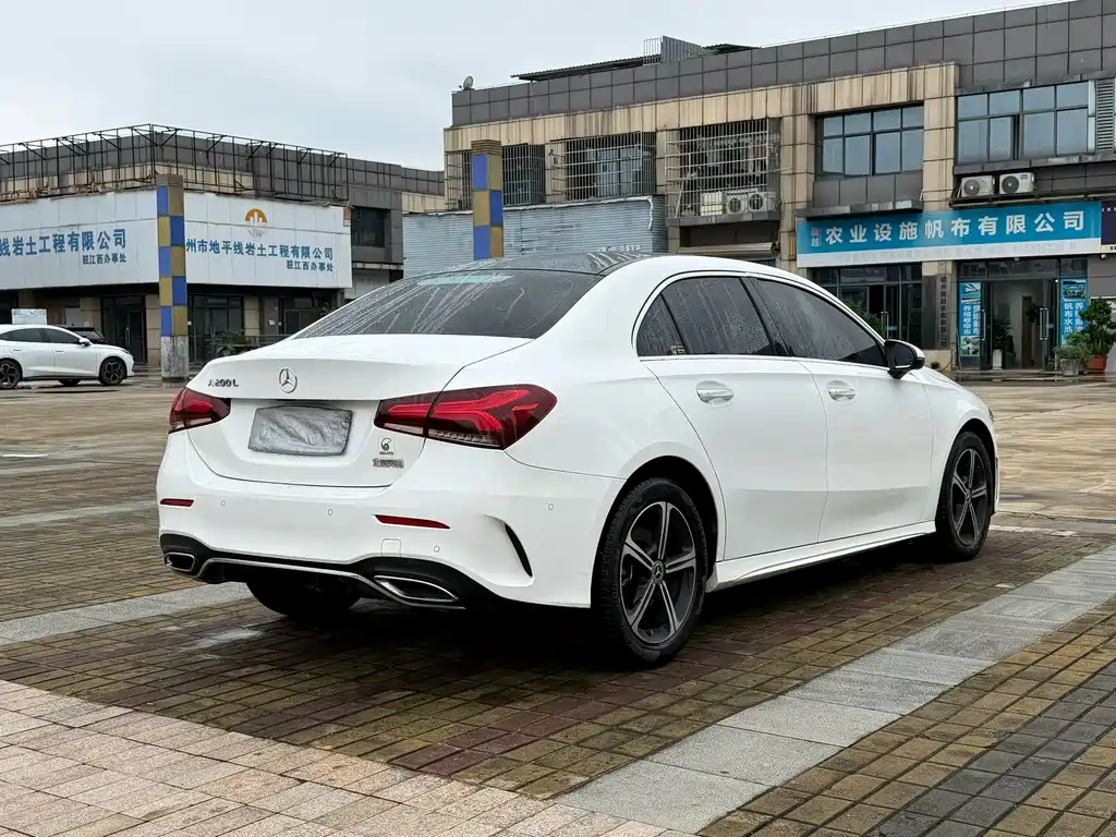 Mercedes-Benz A-Class — миниатюра 9