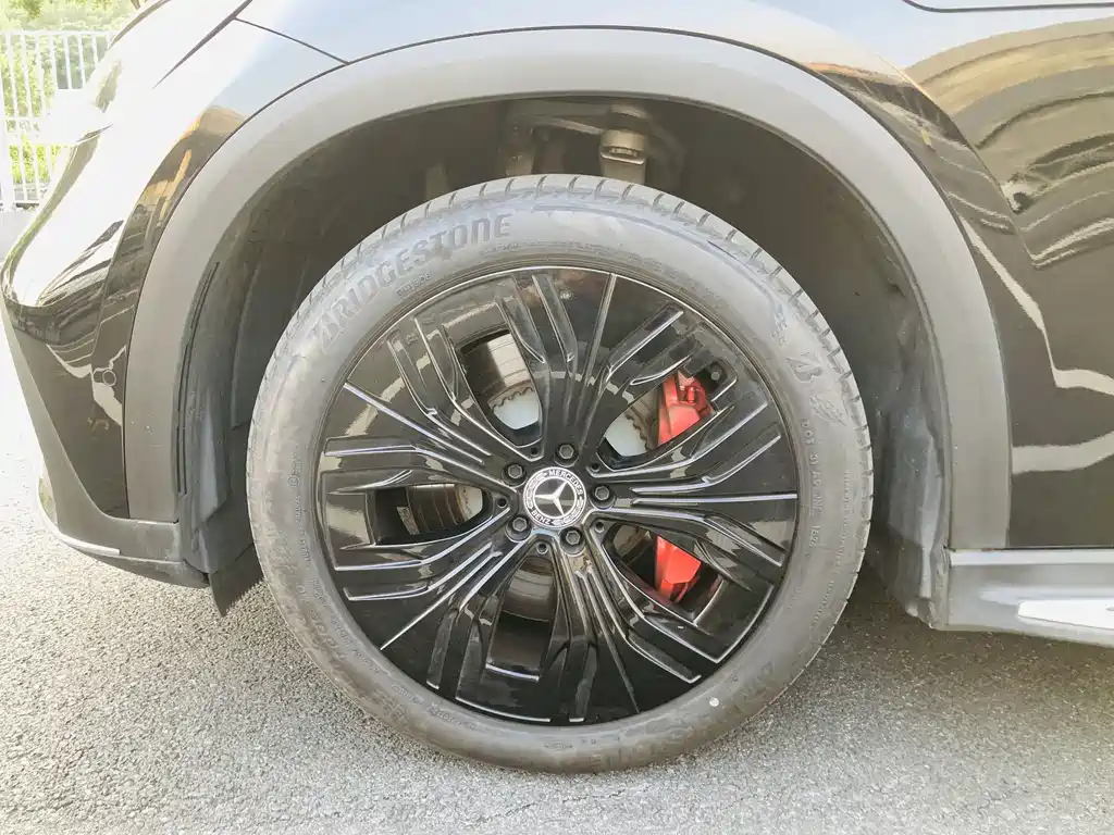 Mercedes-Benz EQE SUV — миниатюра 11
